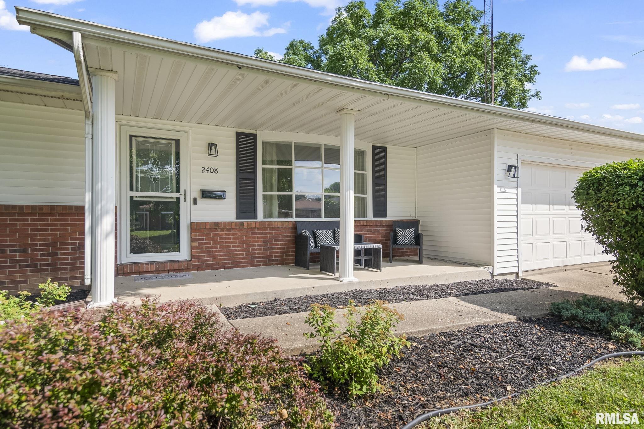2408 Delaware Drive Springfield, IL 62702 - Photo 2 of 43