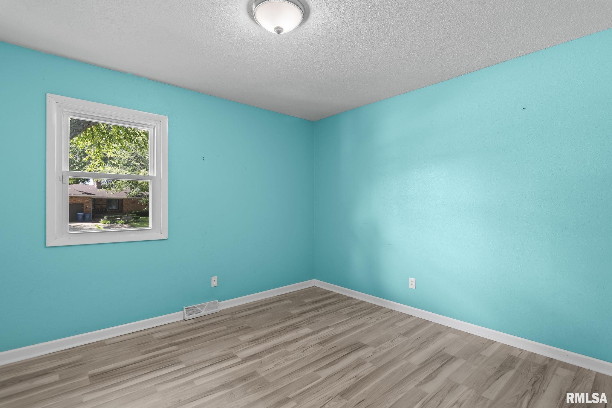 2408 Delaware Drive Springfield, IL 62702 - Photo 23 of 43