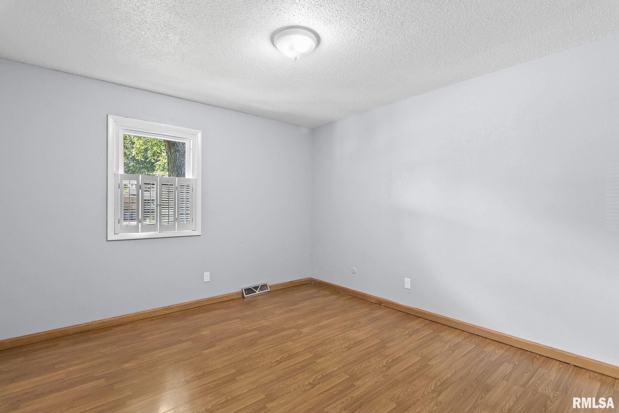 2408 Delaware Drive Springfield, IL 62702 - Photo 24 of 43