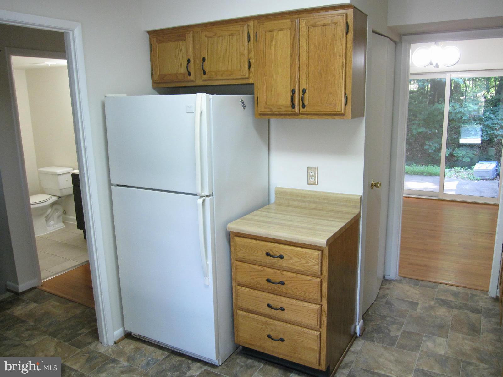 2428 Cloudcroft Square Reston, VA 20191 - Photo 5 of 27 Kitchen