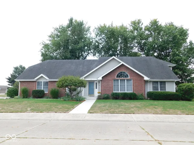 $364,500 | 112 Cardinal Drive East, Seymour, IN 47274