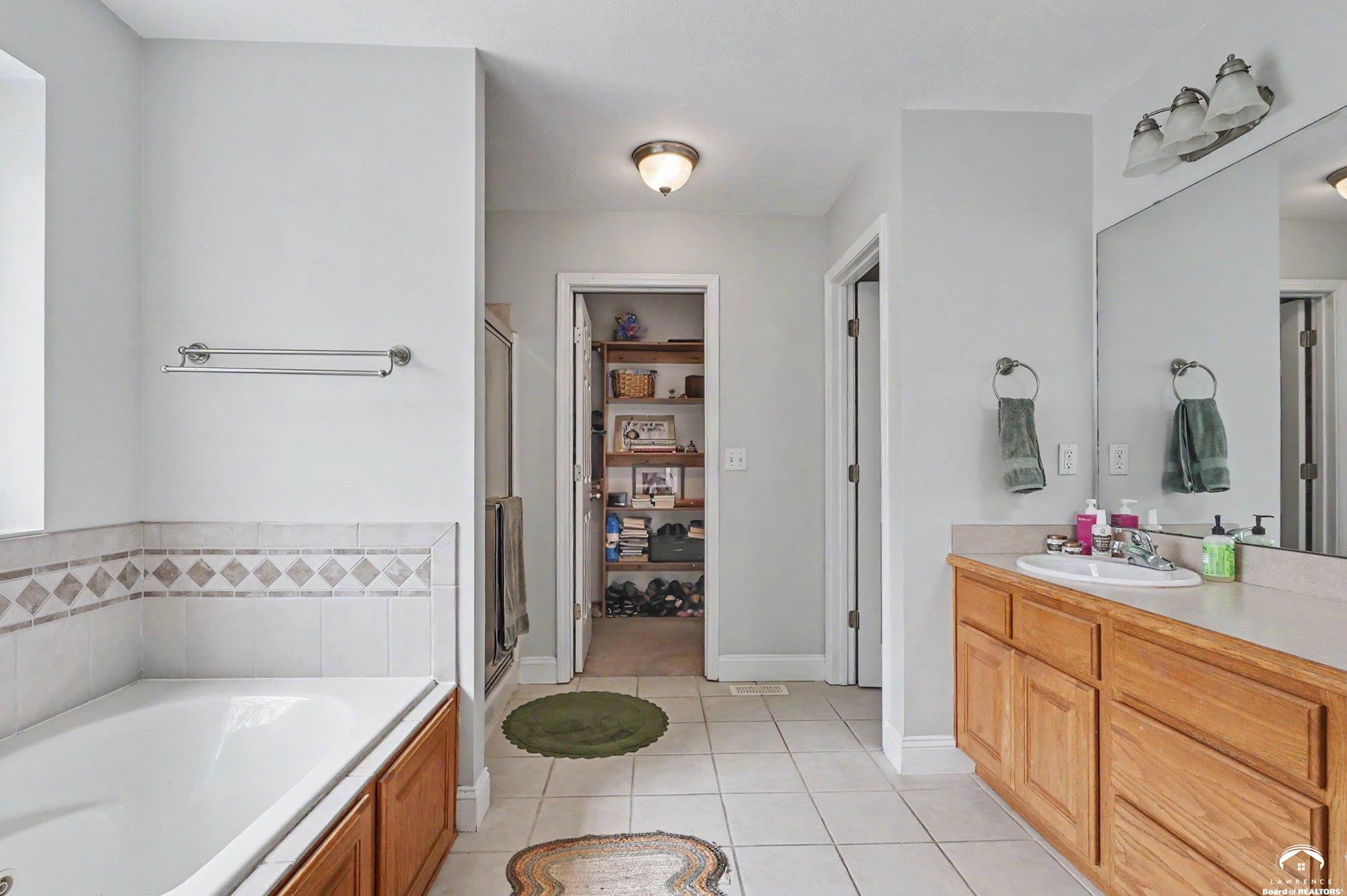 3238 Huntington Road Lawrence, KS 66049 - Photo 28 of 49