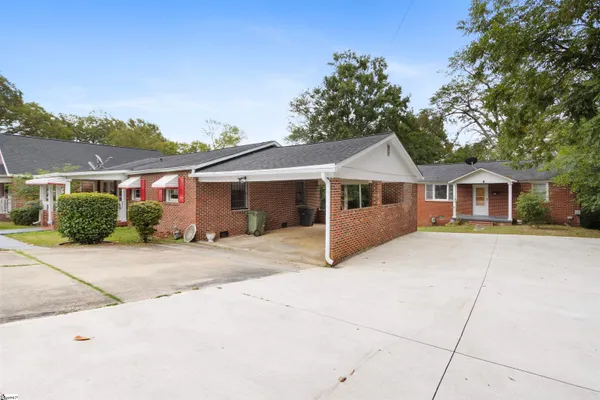 $250,000 | 509 West Carolina Avenue, Clinton, SC 29325