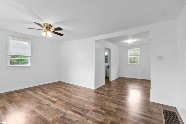 $325,000 | 509 West Carolina Avenue, Clinton, SC 29325