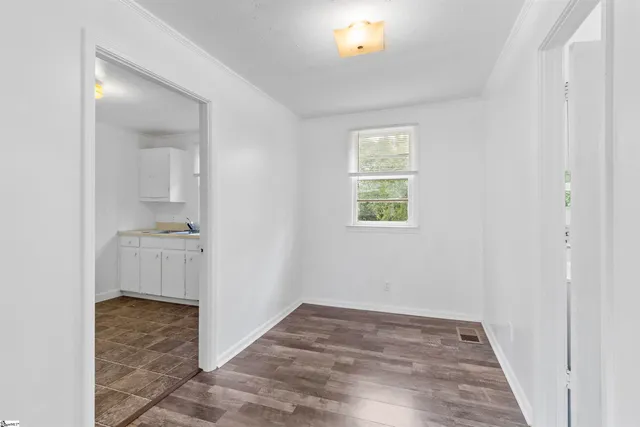 $325,000 | 509 West Carolina Avenue, Clinton, SC 29325