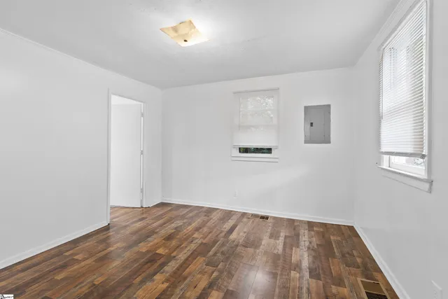 $325,000 | 509 West Carolina Avenue, Clinton, SC 29325