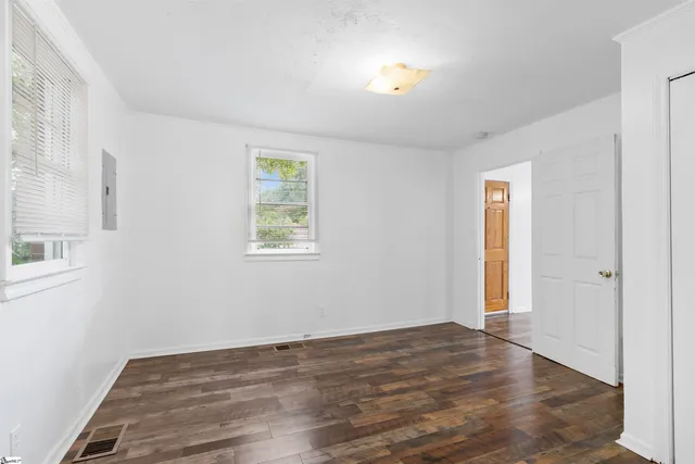 $325,000 | 509 West Carolina Avenue, Clinton, SC 29325