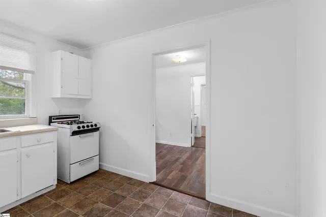 $325,000 | 509 West Carolina Avenue, Clinton, SC 29325