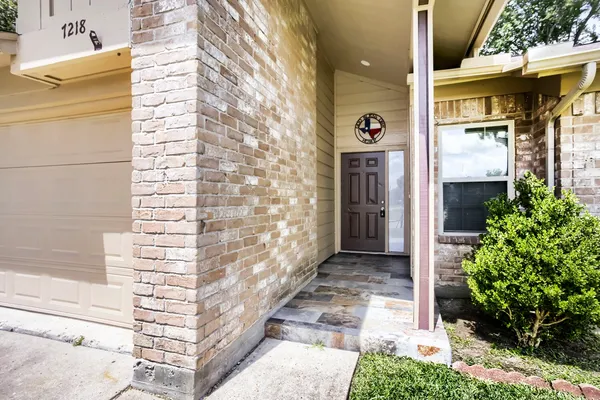 $2,000 | 7218 Camino Verde Drive, Houston, TX 77083