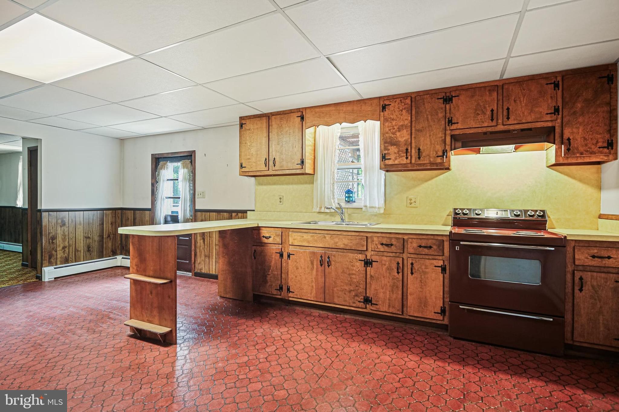 808 Washington Road Westminster, MD 21157 - Photo 27 of 35 In- Law Suite on Lower Level - Kitchenette