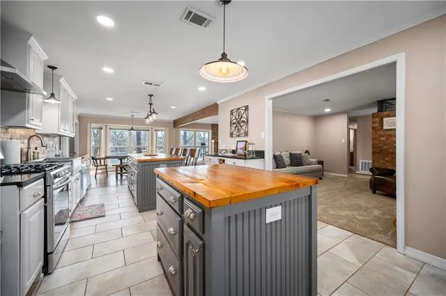 $385,000 | 715 Parkway Drive, Natchitoches, LA 71457