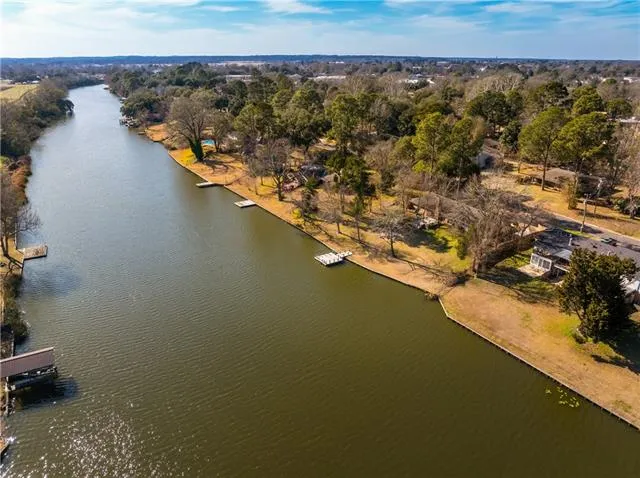 $385,000 | 715 Parkway Drive, Natchitoches, LA 71457