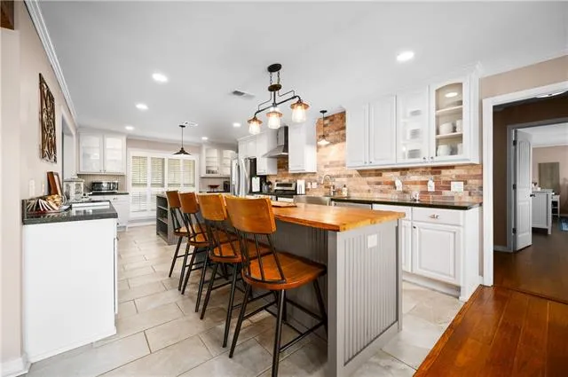 $385,000 | 715 Parkway Drive, Natchitoches, LA 71457