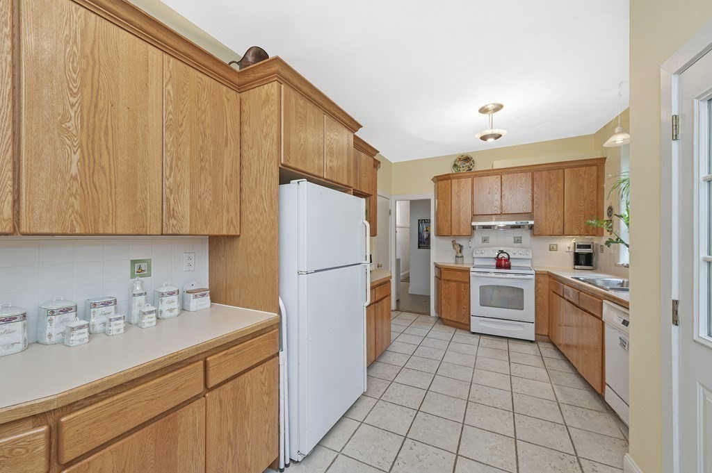 77 Harvard Avenue, Unit 1 Brookline, MA 02446 - Photo 11 of 26