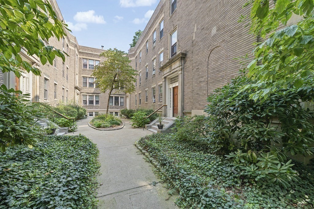 77 Harvard Avenue, Unit 1 Brookline, MA 02446 - Photo 21 of 26