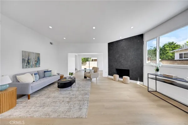 $1,199,999 | 15955 Londelius Street, North Hills, CA 91343