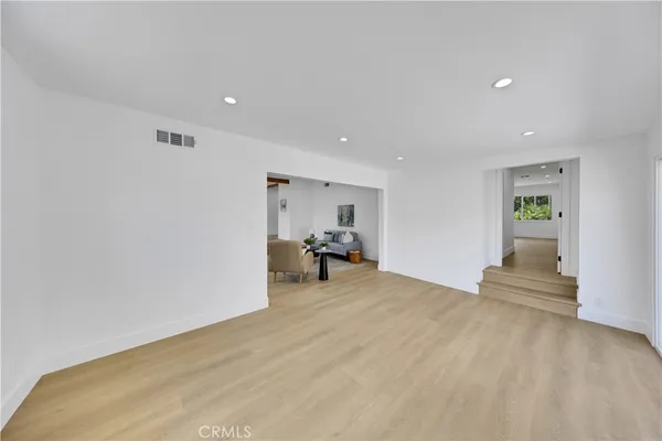 $1,199,999 | 15955 Londelius Street, North Hills, CA 91343