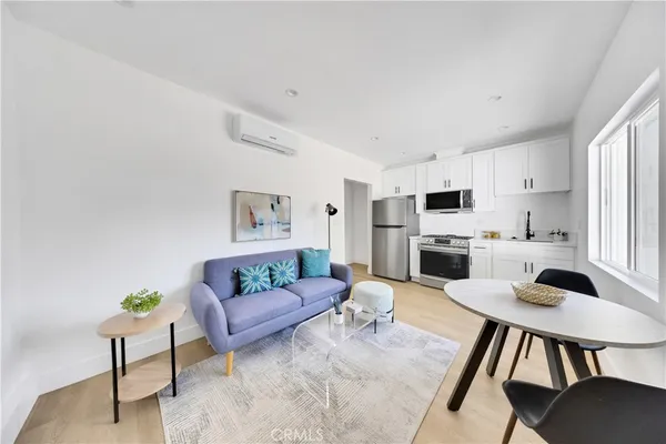 $1,199,999 | 15955 Londelius Street, North Hills, CA 91343