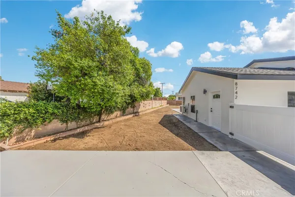 $1,199,999 | 15955 Londelius Street, North Hills, CA 91343