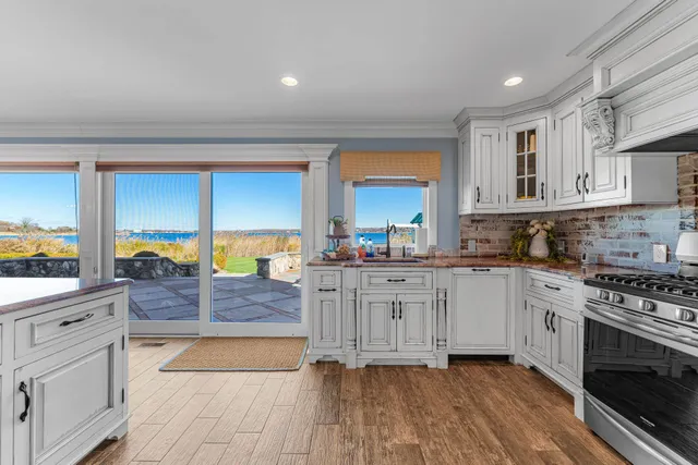 $7,995,000 | 278 West West Lake Drive, Montauk, NY 11954