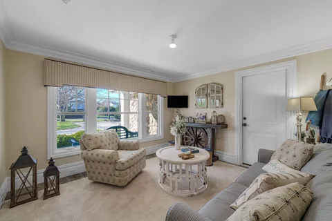 $7,995,000 | 278 West West Lake Drive, Montauk, NY 11954