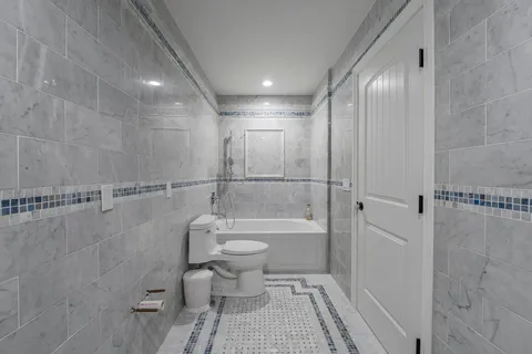 $7,995,000 | 278 West West Lake Drive, Montauk, NY 11954