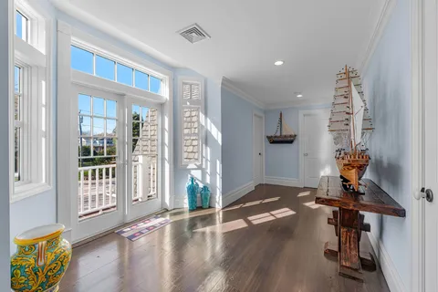 $7,995,000 | 278 West West Lake Drive, Montauk, NY 11954