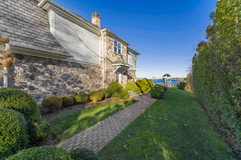 $7,995,000 | 278 West West Lake Drive, Montauk, NY 11954