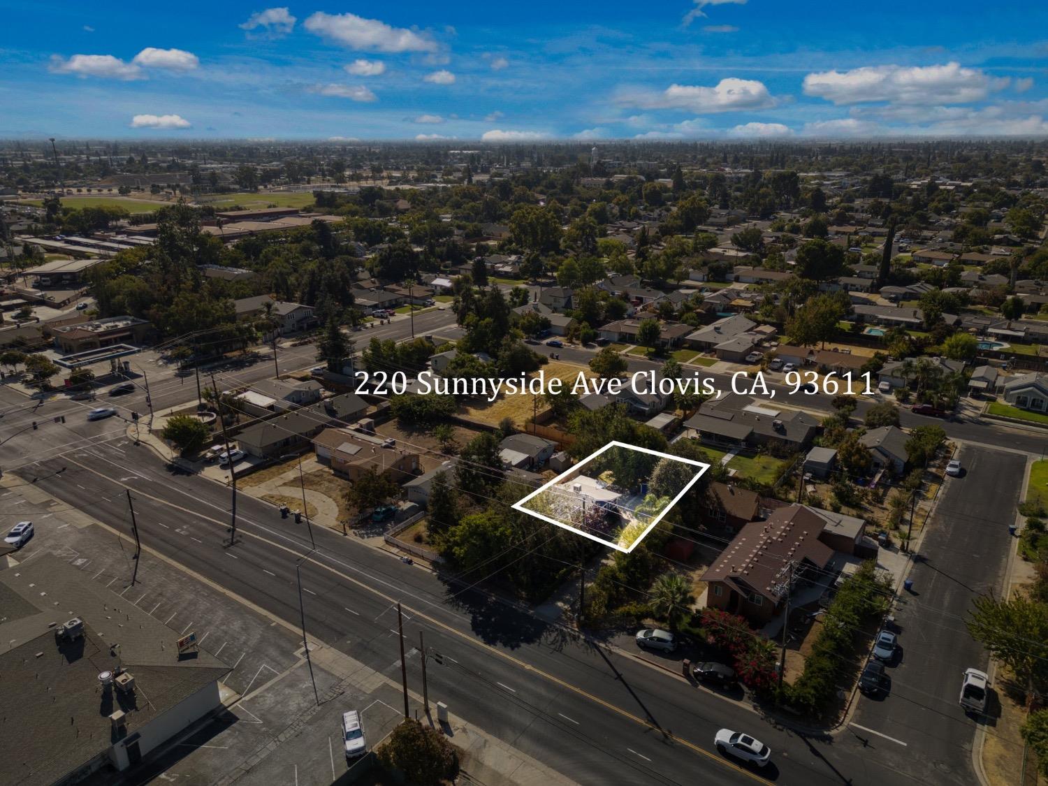 220 Sunnyside Avenue Clovis, CA 93612 - Photo 27 of 38 an aerial view of multiple house