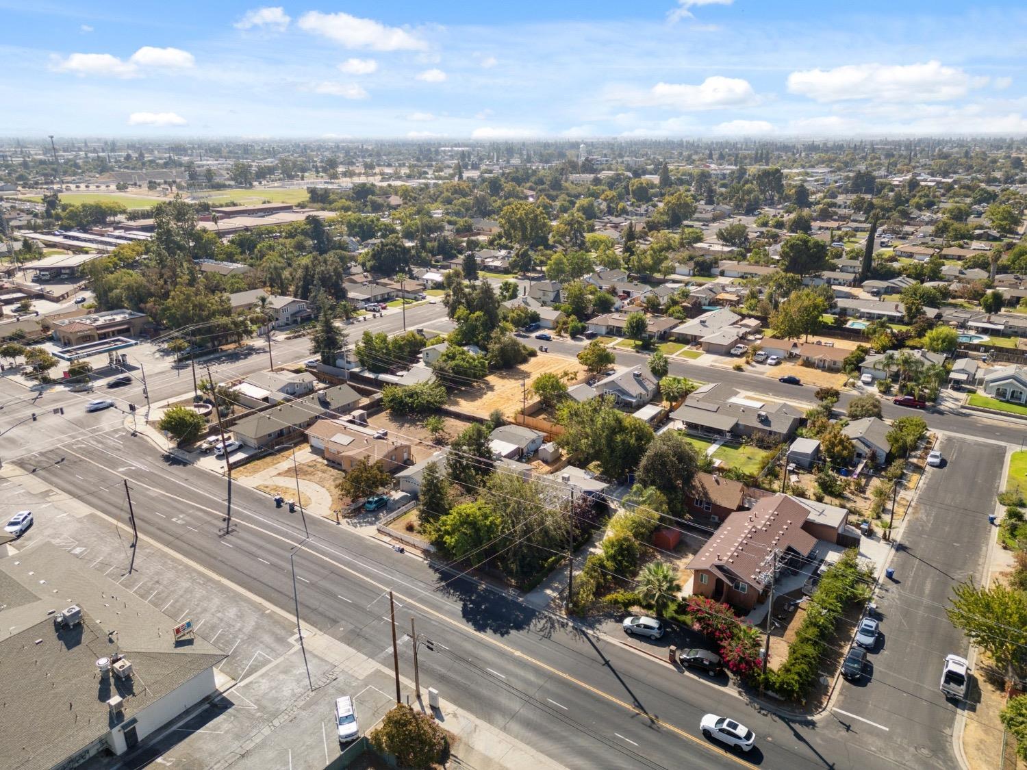 220 Sunnyside Avenue Clovis, CA 93612 - Photo 30 of 38 an aerial view of multiple house