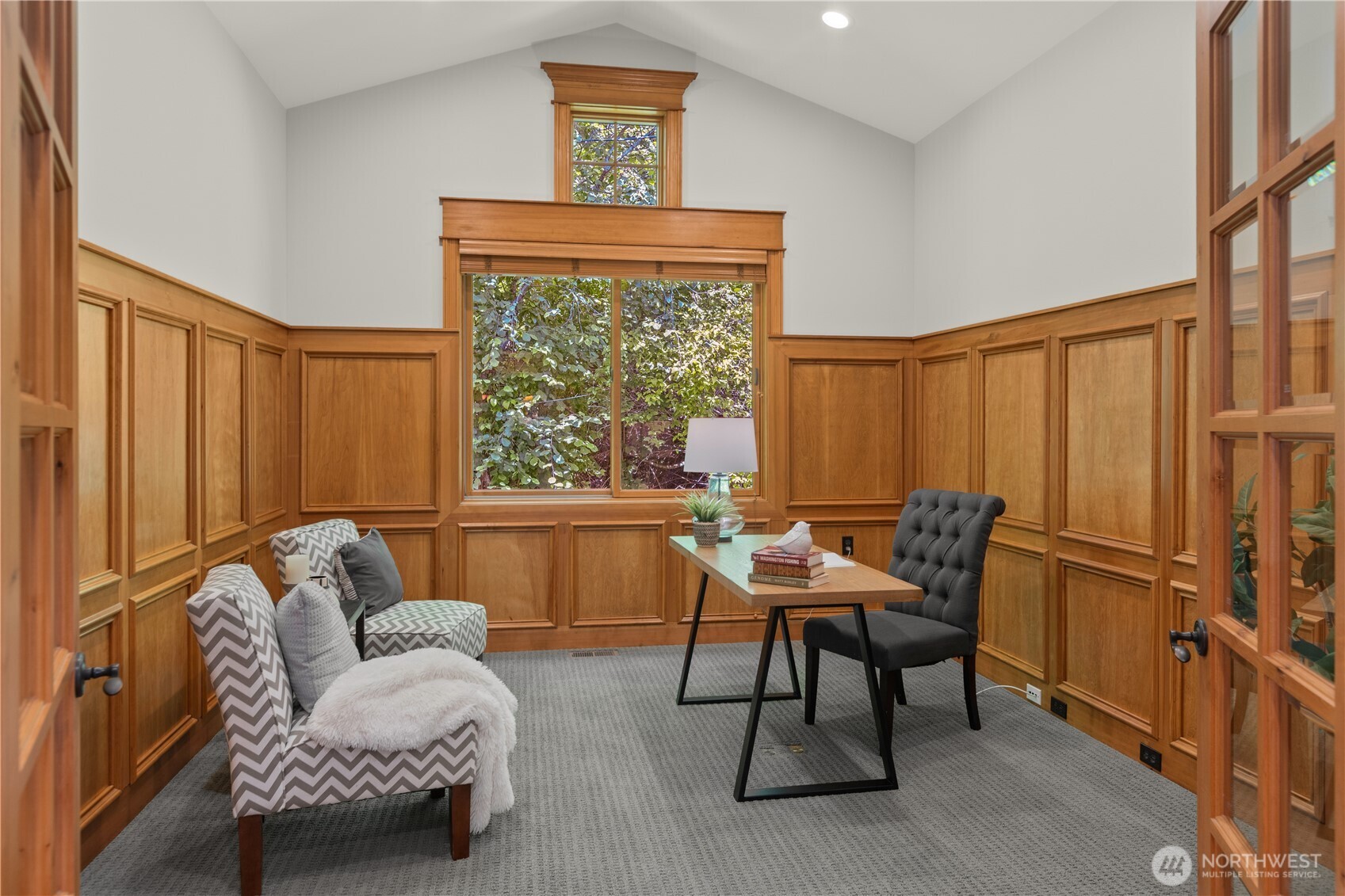 18608 Sound View Place Edmonds, WA 98020 - Photo 17 of 40