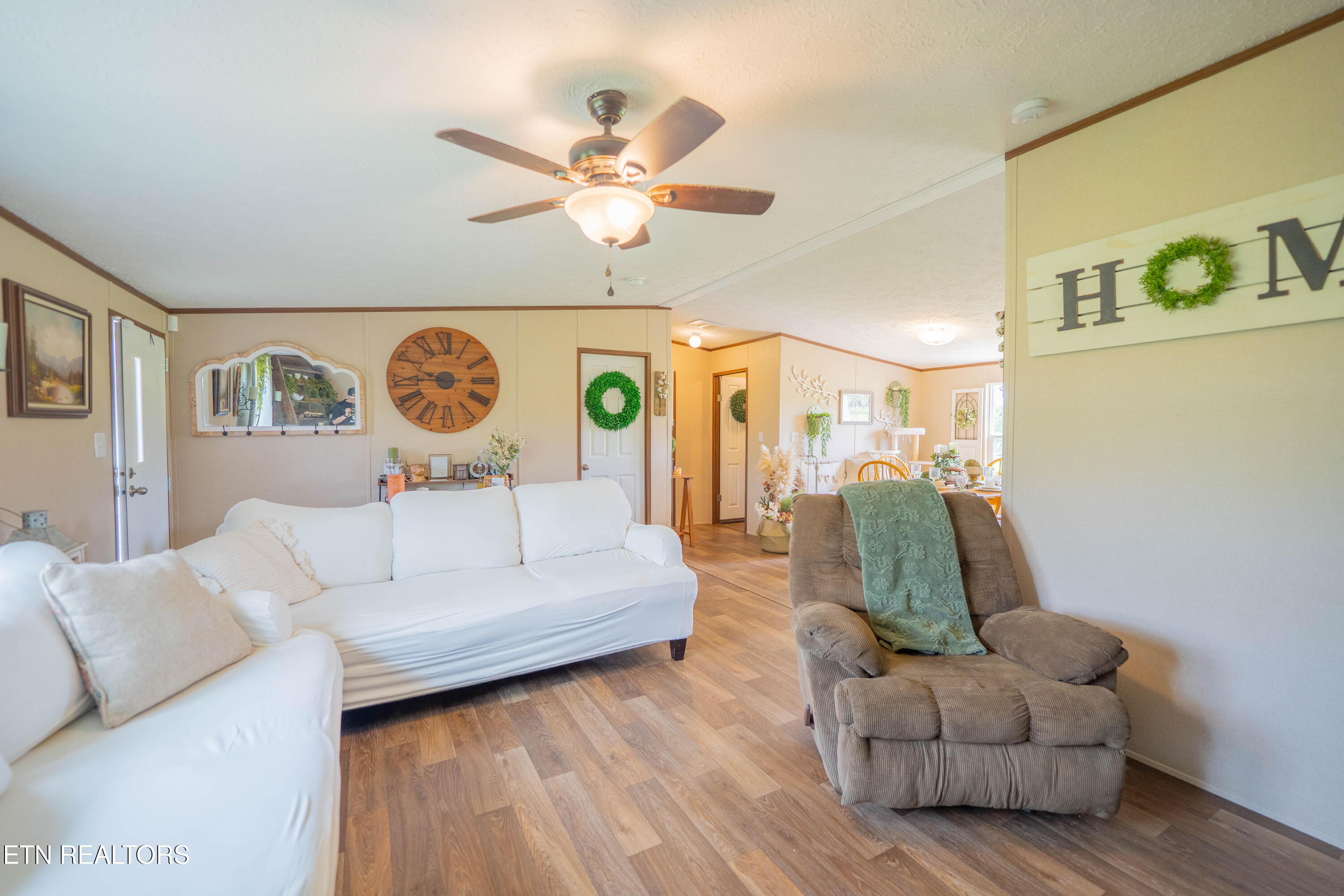 35 Little Meadow Creek Road Greeneville, TN 37743 - Photo 3 of 24 living room