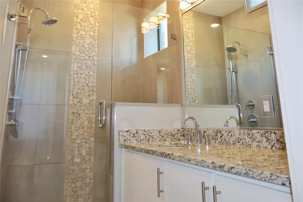 $2,100 | 810 South Rock Street, Unit 202, Georgetown, TX 78626