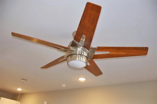 $2,100 | 810 South Rock Street, Unit 202, Georgetown, TX 78626