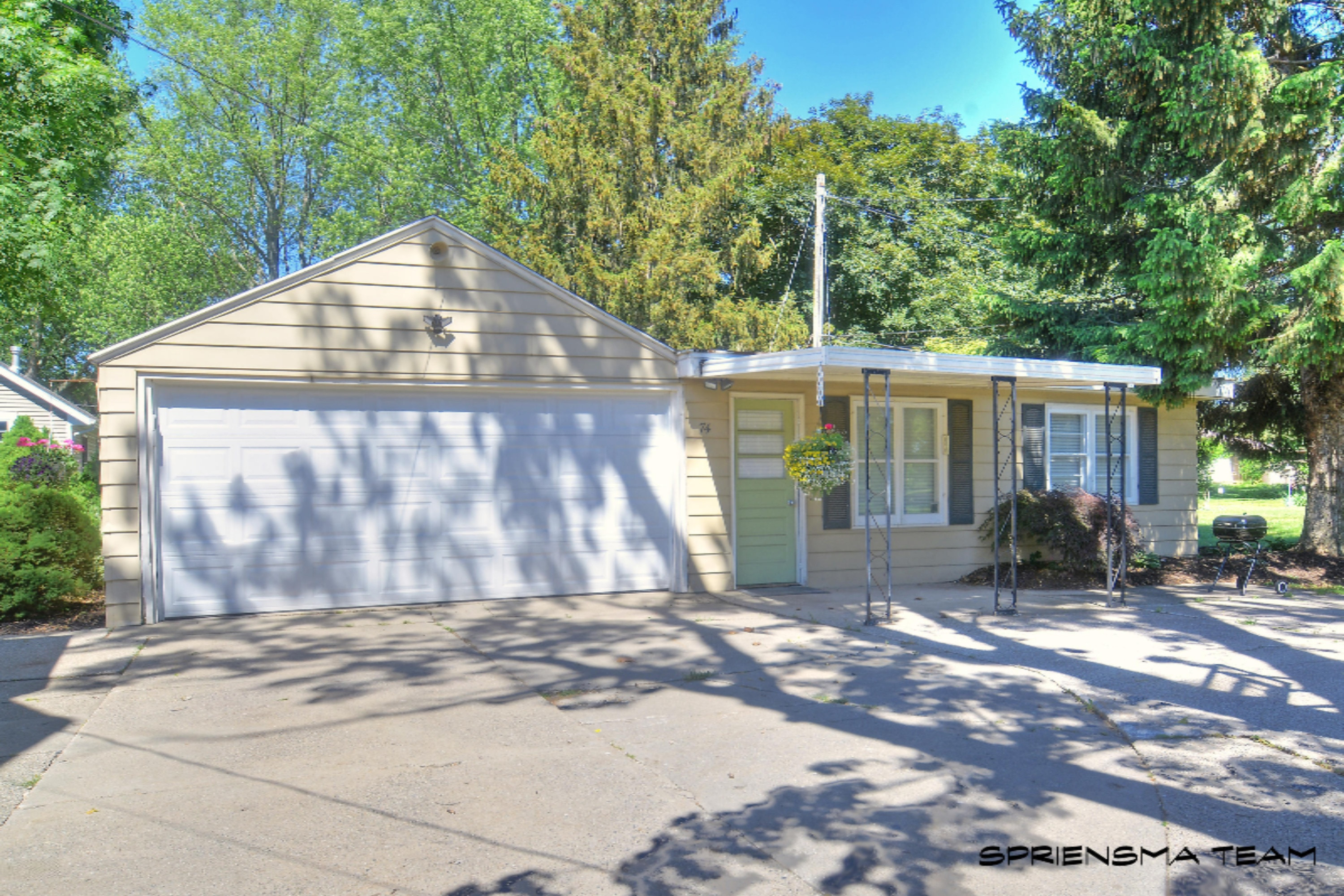 76 Country Club Road Holland, MI 49423 - Photo 16 of 21 garage/apartment