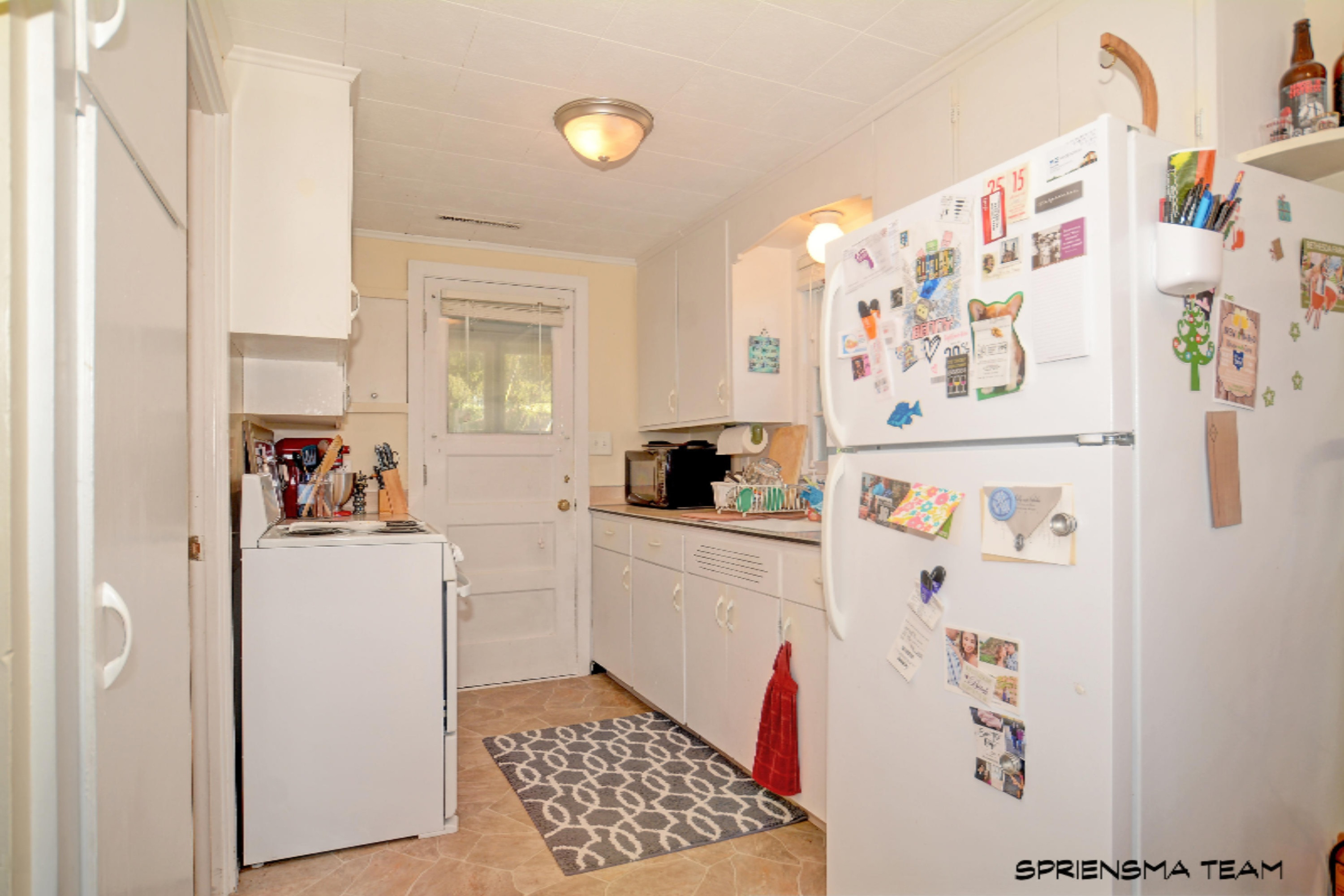 76 Country Club Road Holland, MI 49423 - Photo 18 of 21 apt kitchen