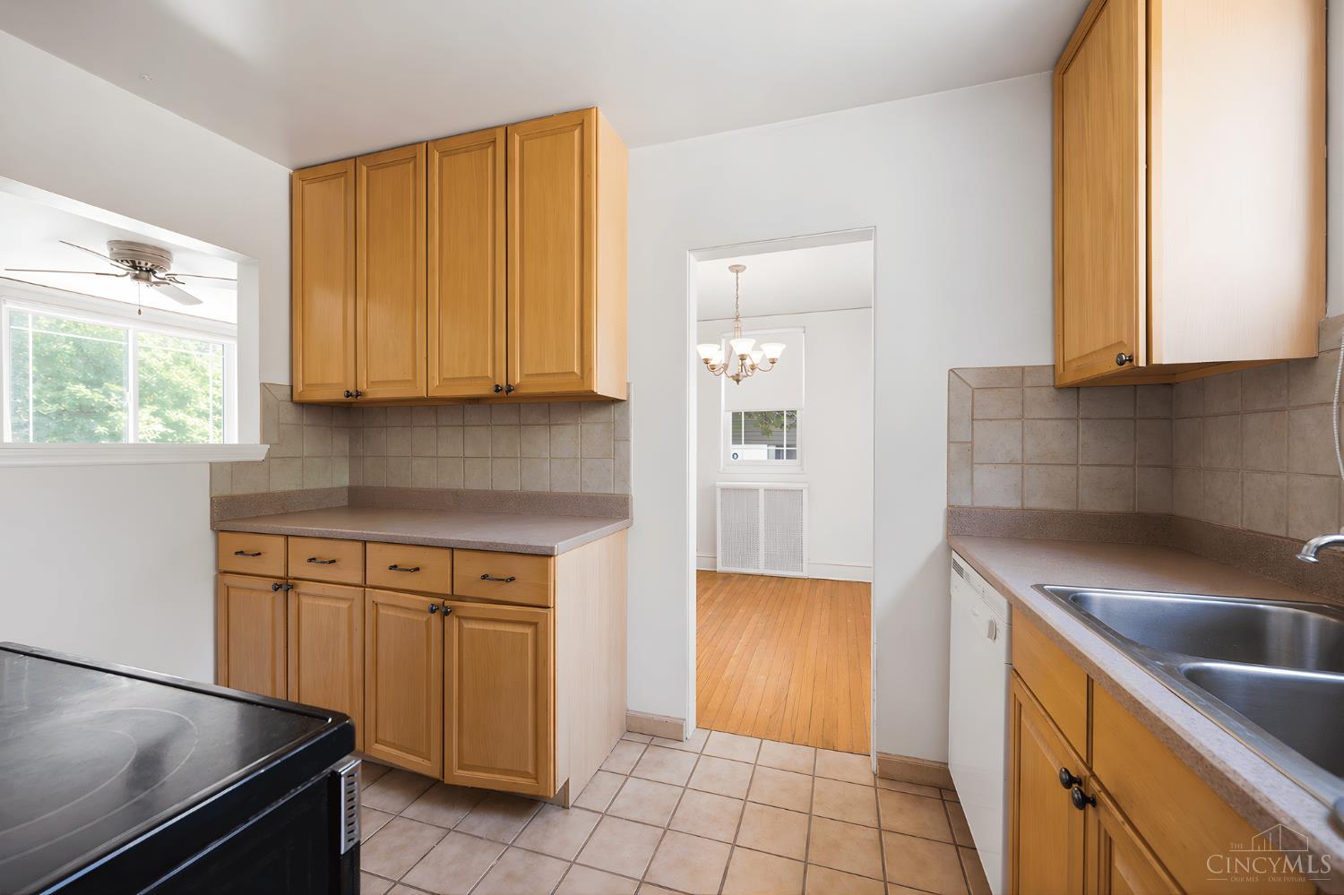 17 Andover Road Cincinnati, OH 45218 - Photo 15 of 36