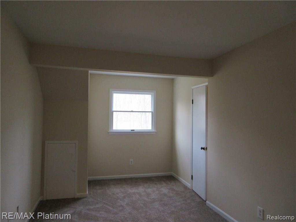 7644 Maltby Road Brighton, MI 48116 - Photo 21 of 38 Upper Bed 1