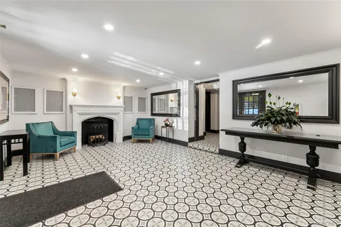 $189,000 | 56 Pondfield Road West, Unit A, Bronxville, NY 10708