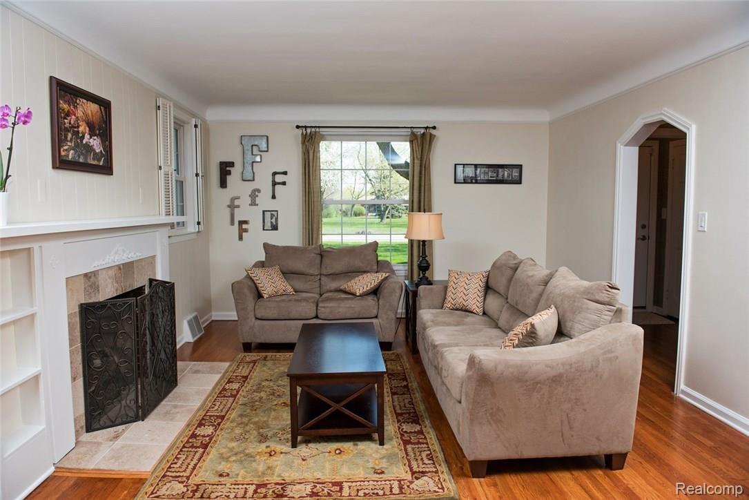 24325 Power Road Farmington, MI 48336 - Photo 10 of 35 24325 Power-38.jpg