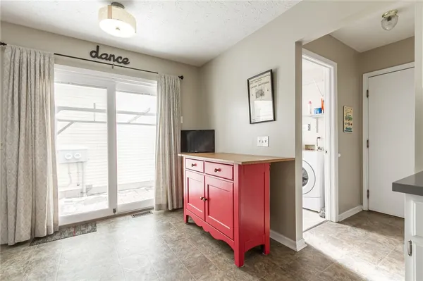 $299,900 | 28 Hamlin Drive, Canandaigua City, NY 14424