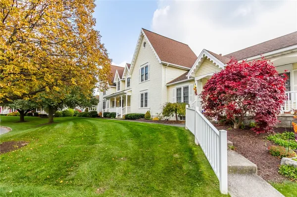 $299,900 | 28 Hamlin Drive, Canandaigua City, NY 14424