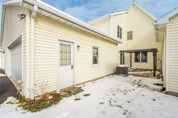 $299,900 | 28 Hamlin Drive, Canandaigua City, NY 14424