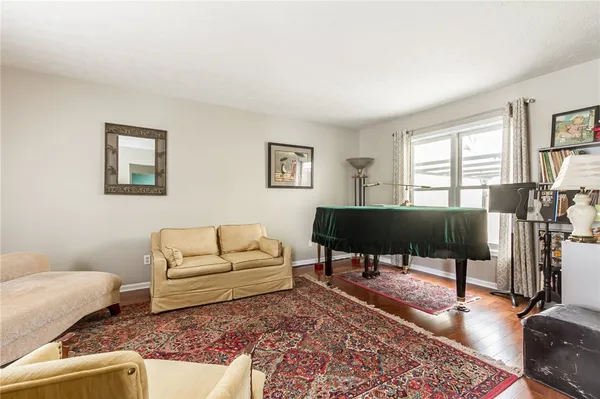 $299,900 | 28 Hamlin Drive, Canandaigua City, NY 14424