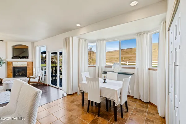 $539,000 | 814 Trout Lake Court, Yakima, WA 98901