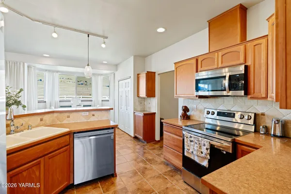 $539,000 | 814 Trout Lake Court, Yakima, WA 98901