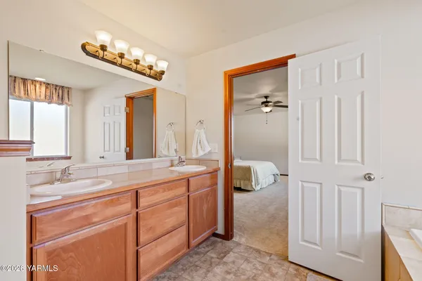 $539,000 | 814 Trout Lake Court, Yakima, WA 98901