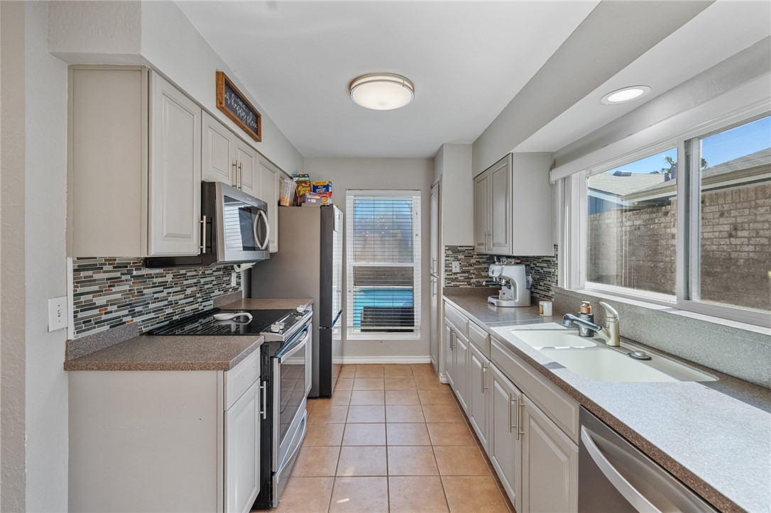 722 Oriole Street Corpus Christi, TX 78418 - Photo 9 of 22