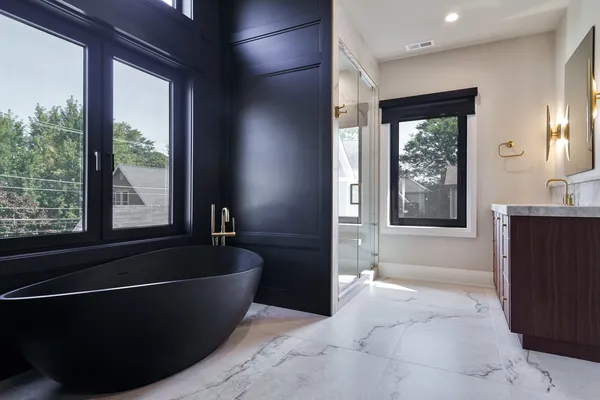 $2,299,000 | 2042 West Berteau Avenue, Chicago, IL 60618