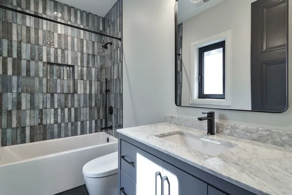 $2,299,000 | 2042 West Berteau Avenue, Chicago, IL 60618
